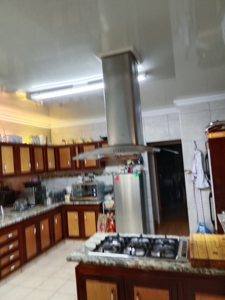 5 Bedroom Property for Sale in Lourenspark North West